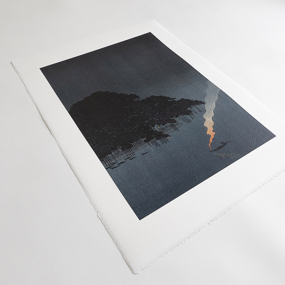 Kiefern bei Karasaki in der Nacht, japanischer Farbholzschnitt mit nächtlicher Flusslandschaft