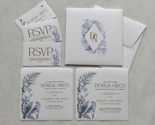 Individuelle Hochzeitspapeterie aus handgeschöpftem Papier mit Einladung, RSVP-Karten und Umschlägen