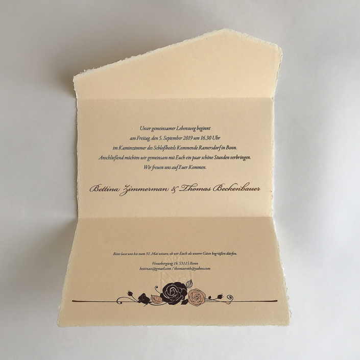 Gefaltete Hochzeitseinladung Roma aus handgeschöpftem Papier mit Siegel