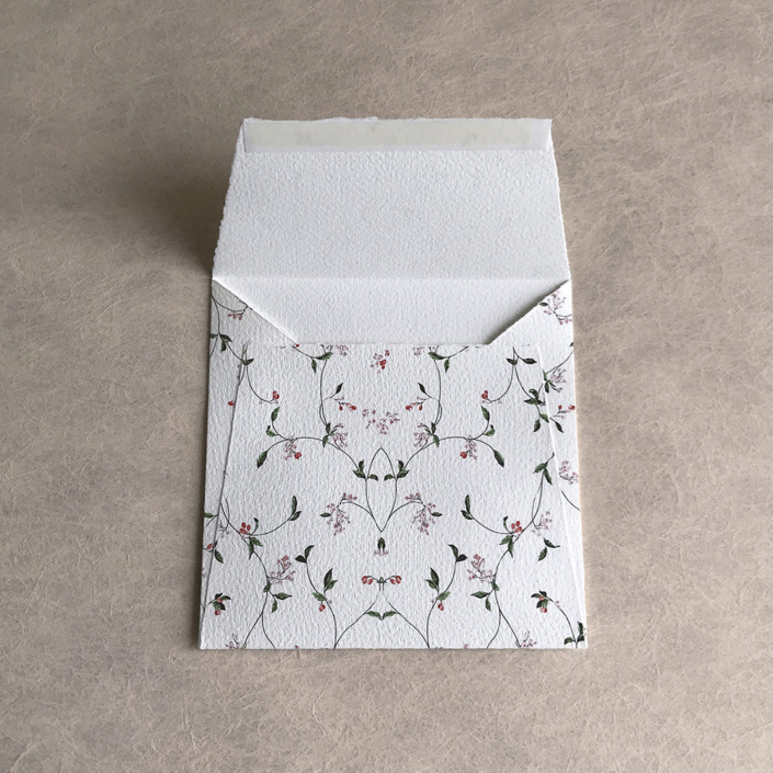 Hochzeitseinladung Tuscany aus handgeschöpftem Büttenpapier mit floralen Motiven