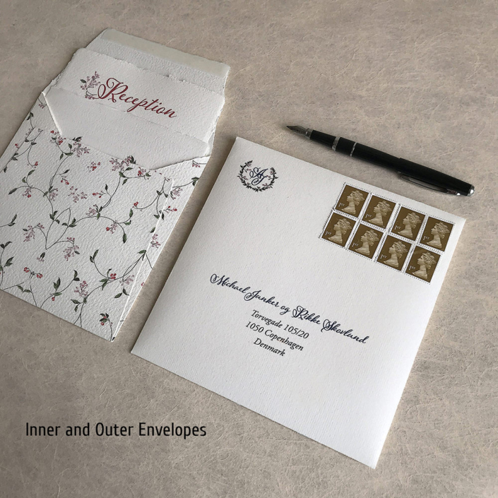 Hochzeitseinladung Tuscany aus handgeschöpftem Büttenpapier mit floralen Motiven